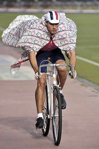 Moncler Gamme Bleu / - 2011